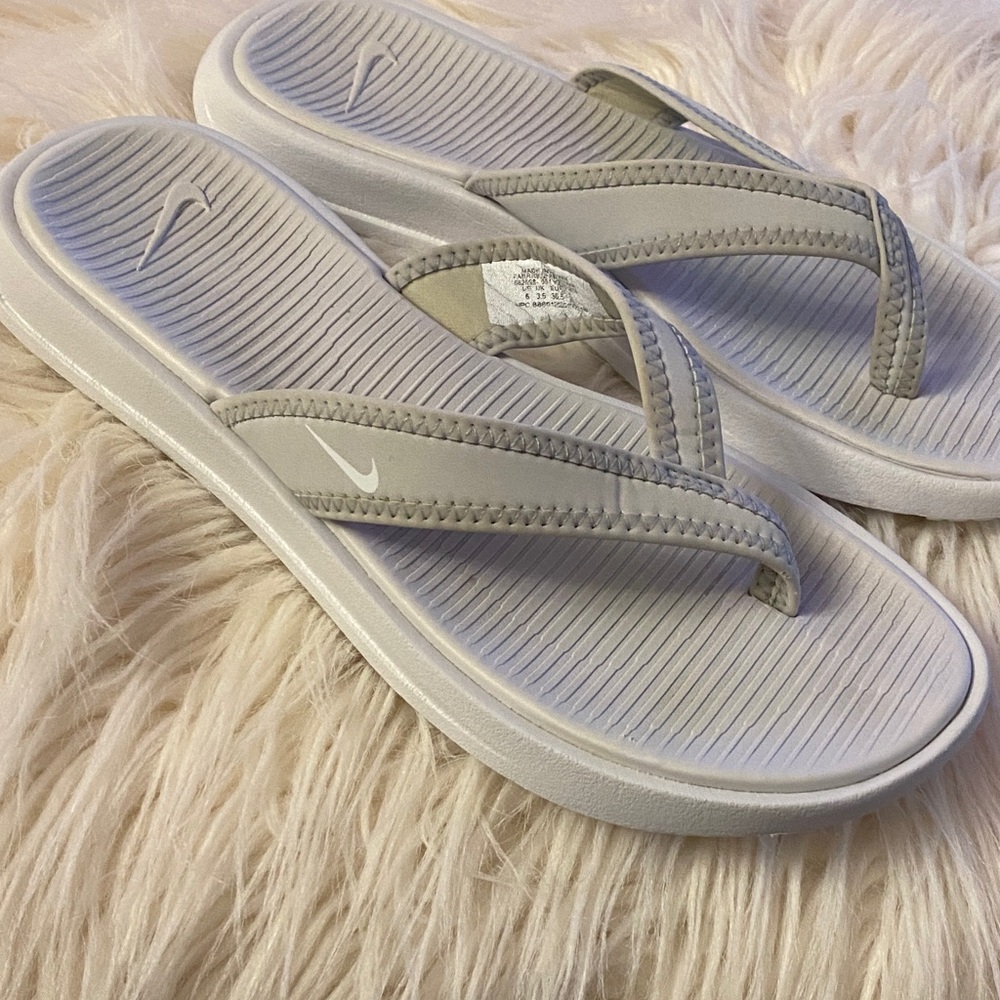 Nike Light Gray Sandals